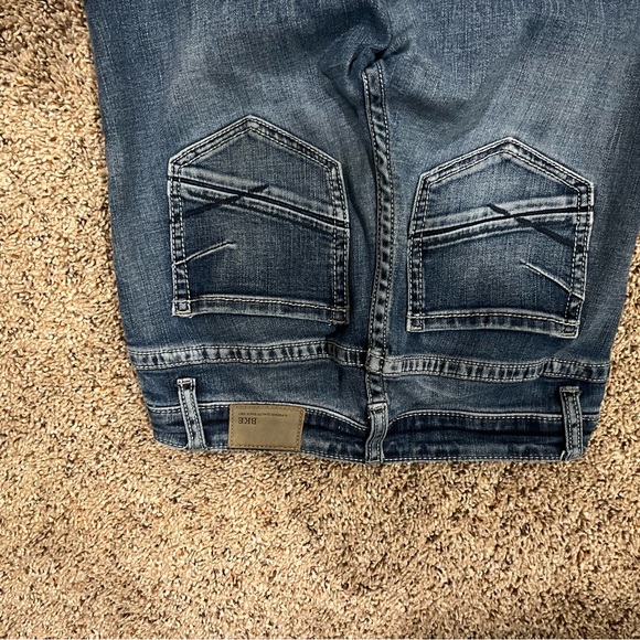 BKE Women's Payton Mid Rise, Regular length Boot Cut Jeans in Dark Blue - Picture 3 of 4